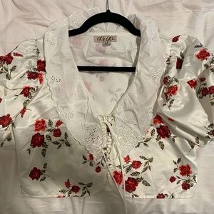 Floral cropped blouse